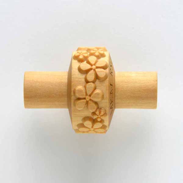 1.5cm Roller Embossed flowers 