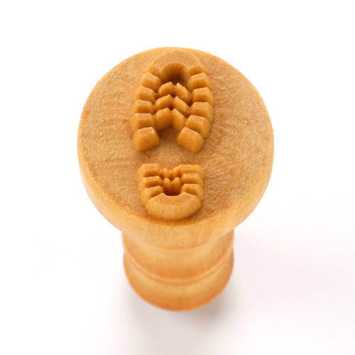 Scm (2.5 cm) Design #298. Right Boot Print. 